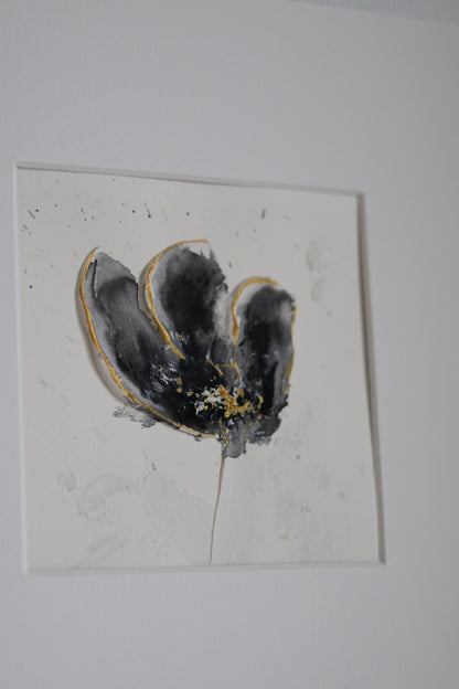 Textured mini flower II 25x25cm